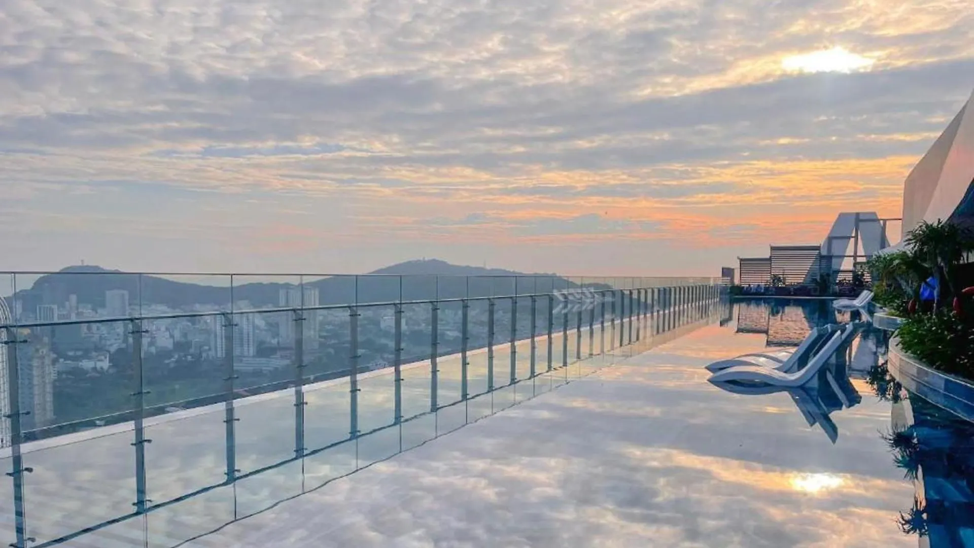Apartment Sala Homestay - The Song Vung Tau - Free Infinity Pool